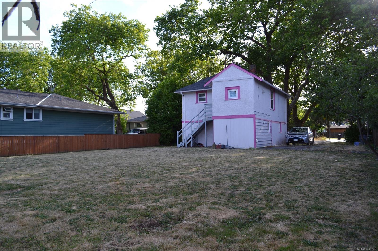 2857 Shelbourne St, Victoria, British Columbia V8N 6K4 - Photo 5 - 1043630