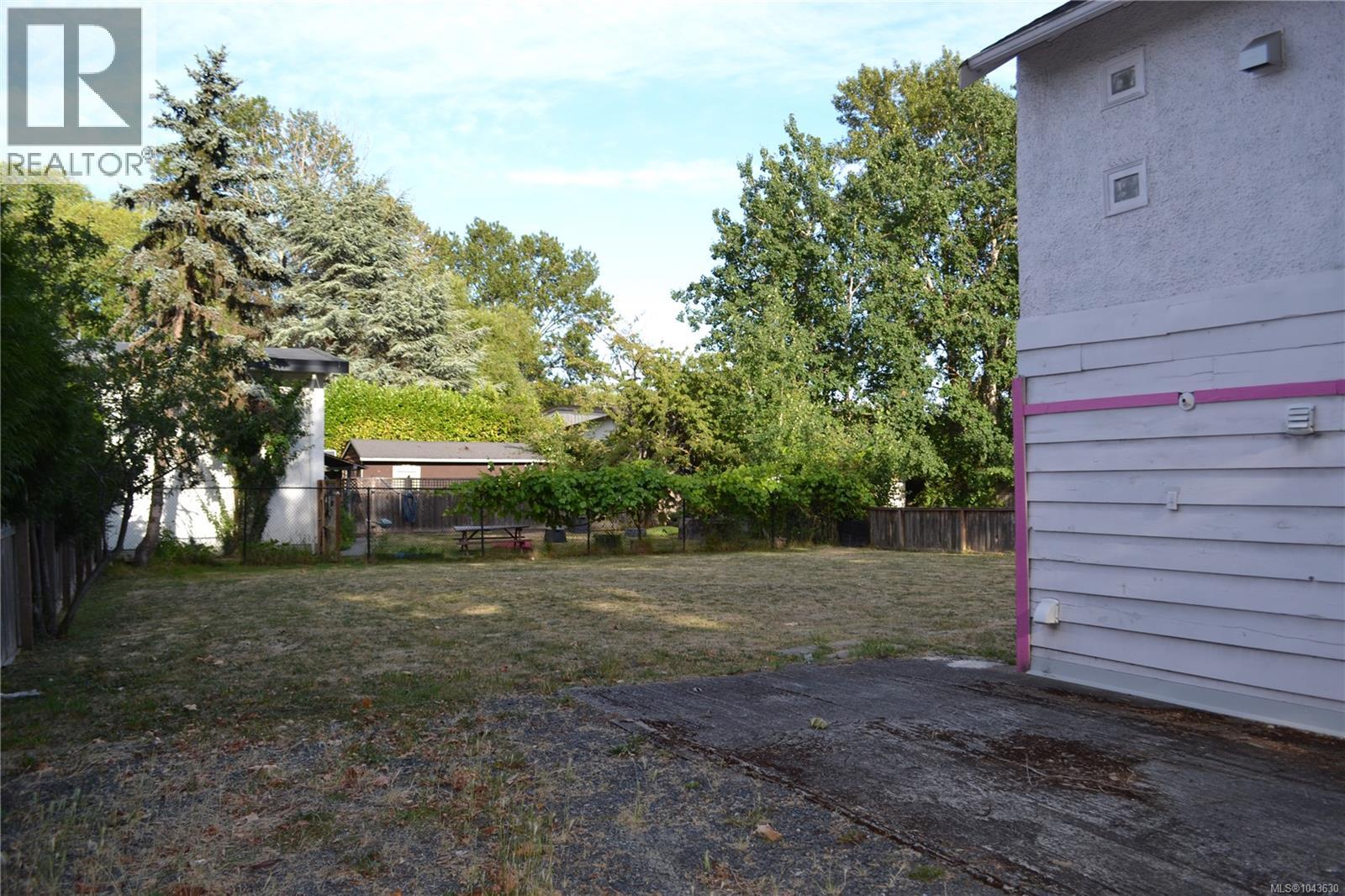 2857 Shelbourne St, Victoria, British Columbia V8N 6K4 - Photo 7 - 1043630