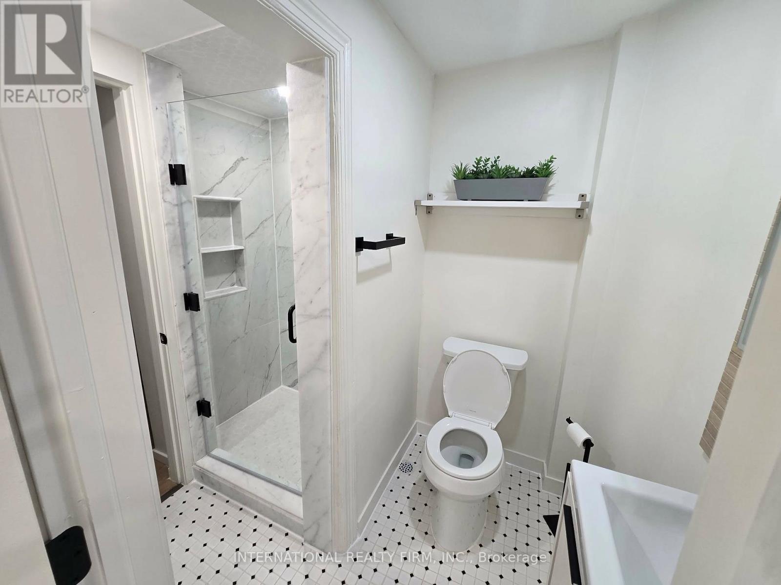 Upper - 793 Dufferin Street, Toronto, Ontario M6H 3K8 - Photo 14 - C13581456