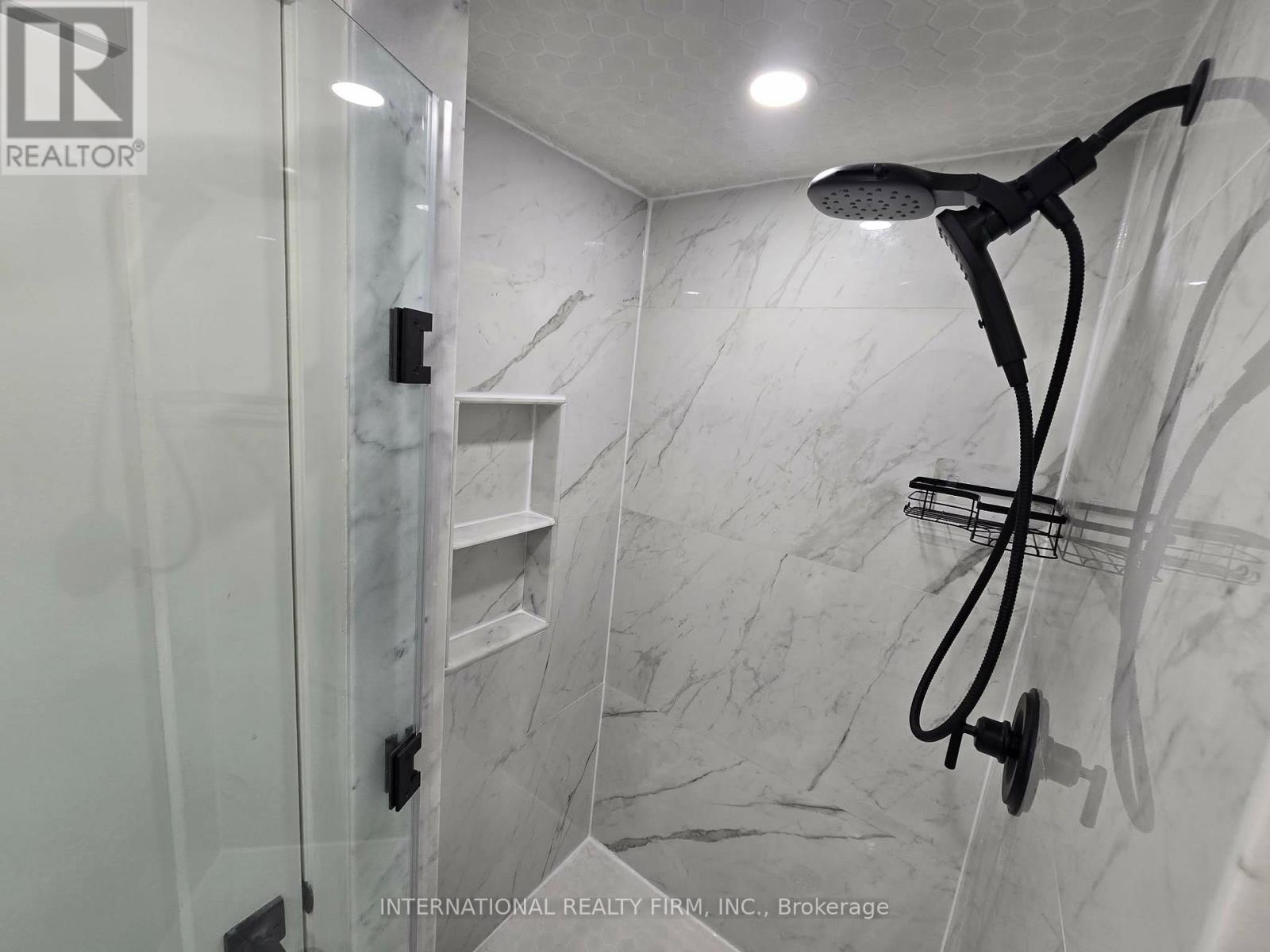 Upper - 793 Dufferin Street, Toronto, Ontario M6H 3K8 - Photo 15 - C13581456