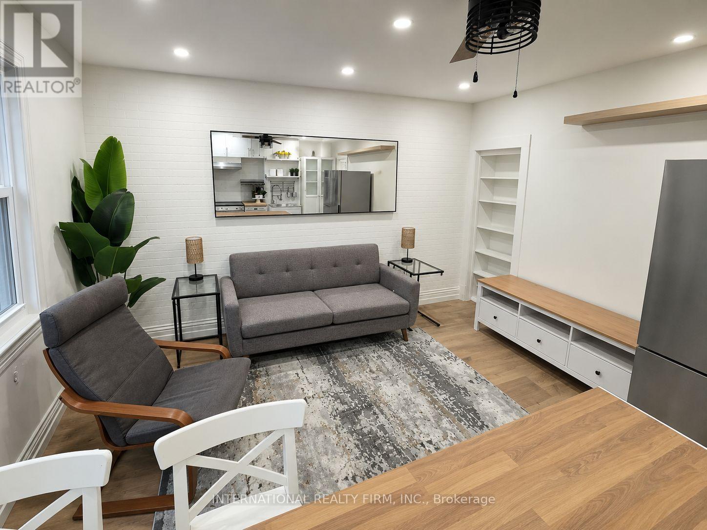 Upper - 793 Dufferin Street, Toronto, Ontario M6H 3K8 - Photo 8 - C13581456