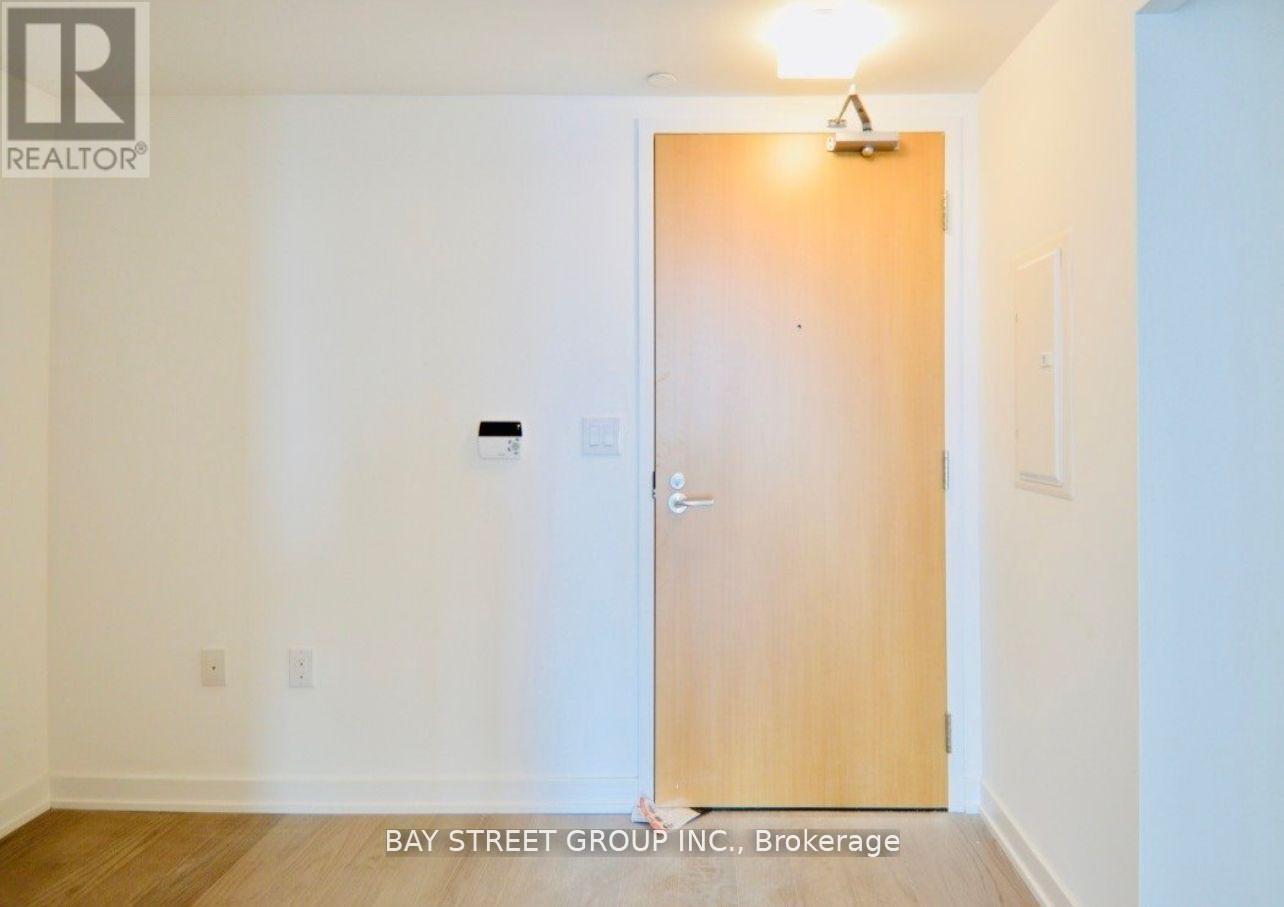 4109 - 11 Wellesley Street W, Toronto, Ontario M4Y 1E8 - Photo 2 - C13581462