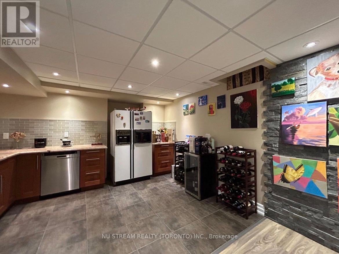 31 Ashfield Drive, Richmond Hill, Ontario L4E 2L6 - Photo 34 - N13581482