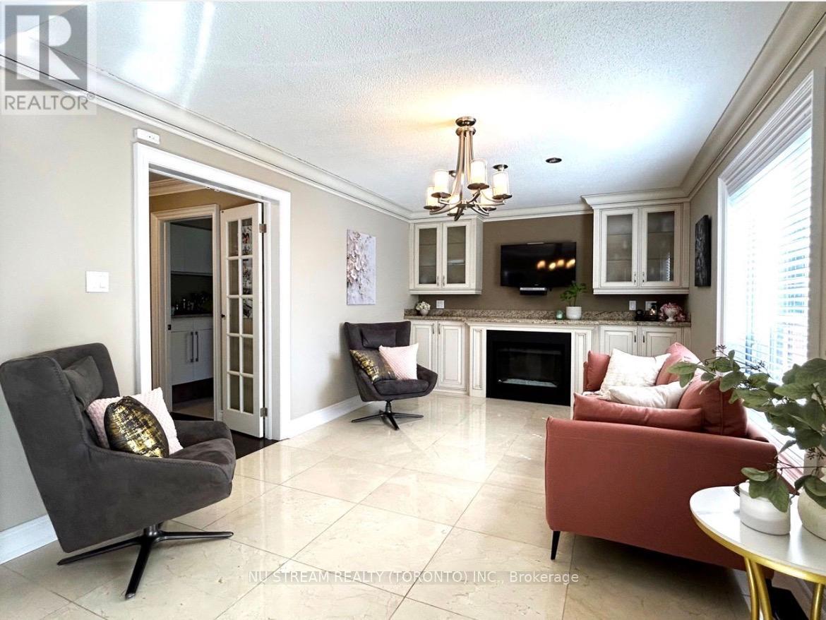 31 Ashfield Drive, Richmond Hill, Ontario L4E 2L6 - Photo 9 - N13581482