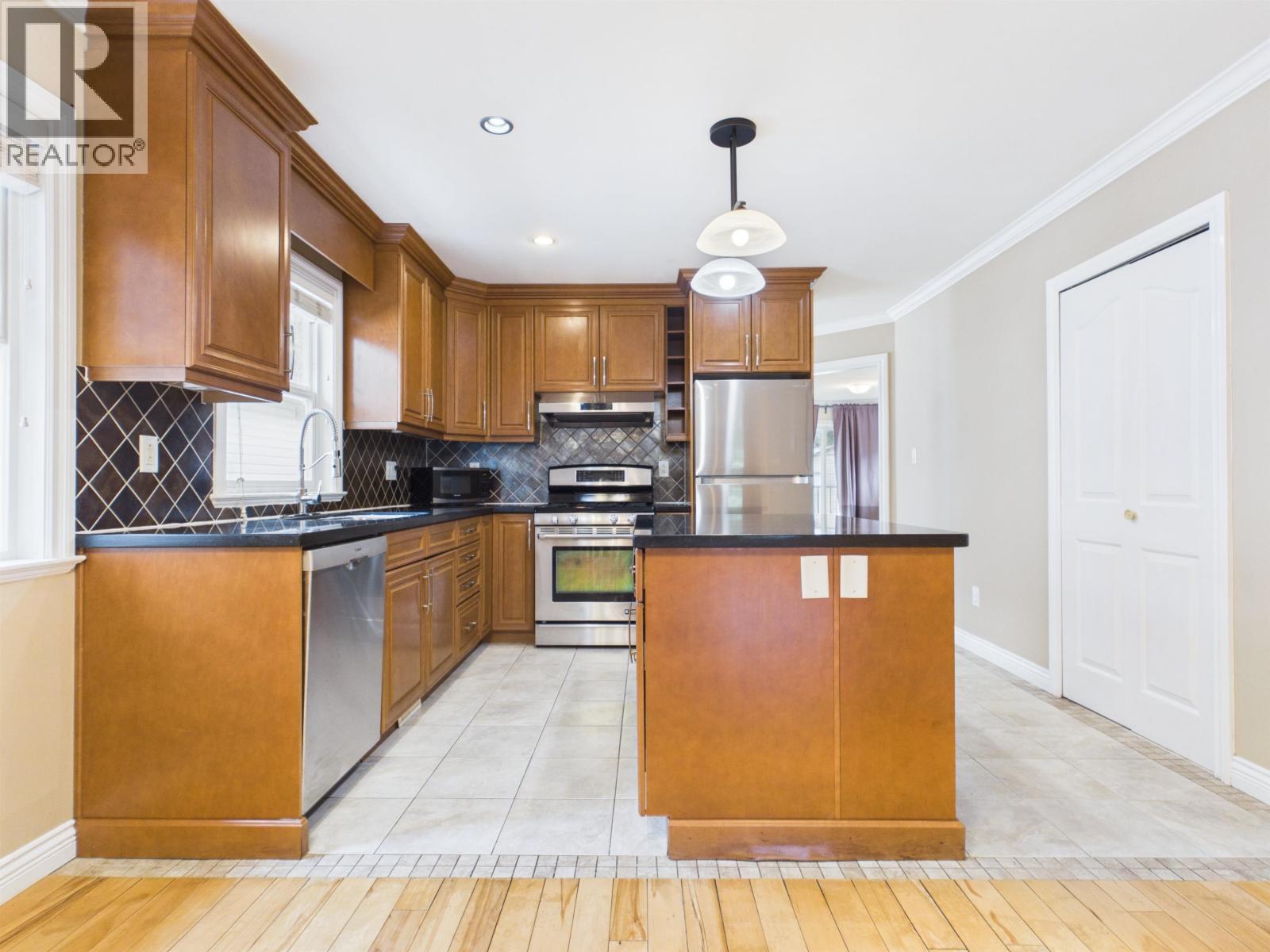 861 Greene Street, Coquitlam, British Columbia V3C 2B9 - Photo 16 - R3142274