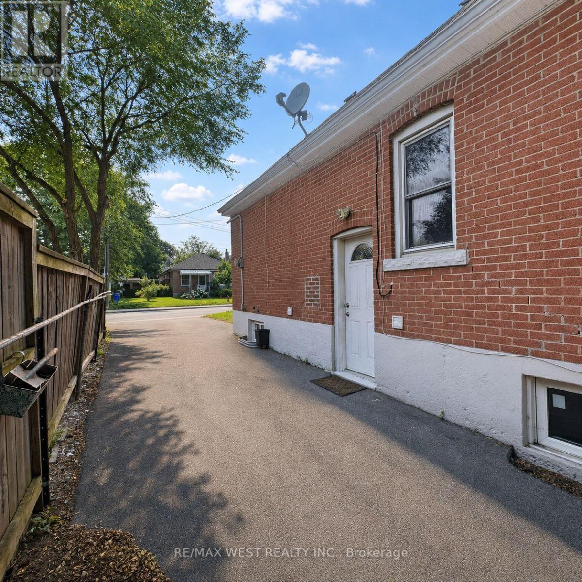 BSMT - 53 SHADYSIDE AVENUE, Hamilton, Ontario