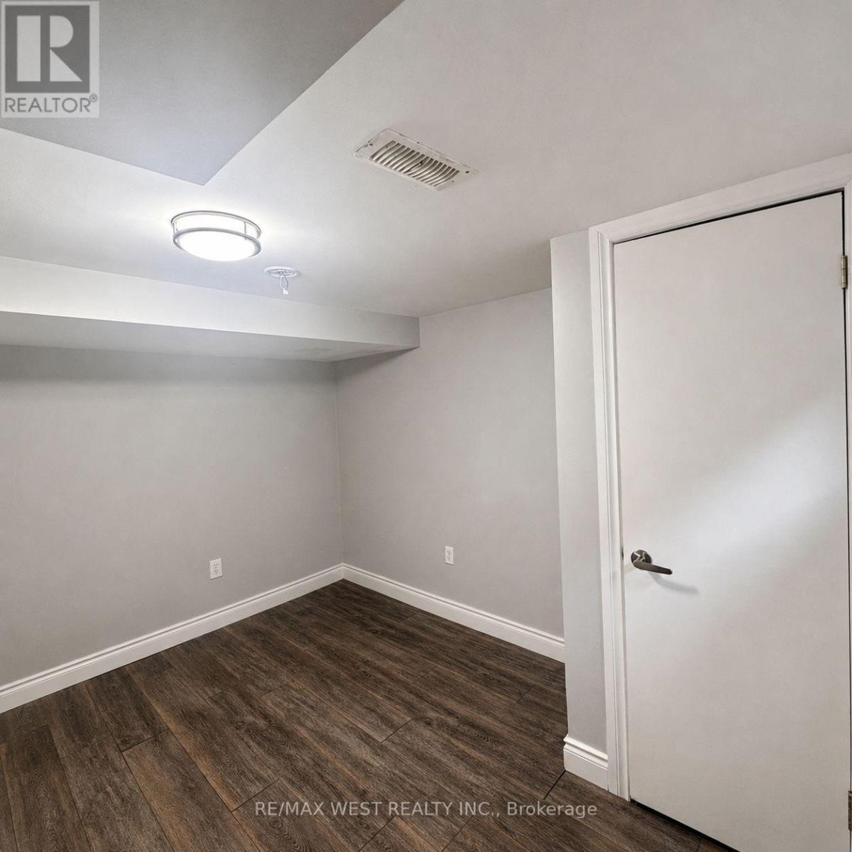 Bsmt - 53 Shadyside Avenue, Hamilton, Ontario L8V 3E2 - Photo 10 - X13581452