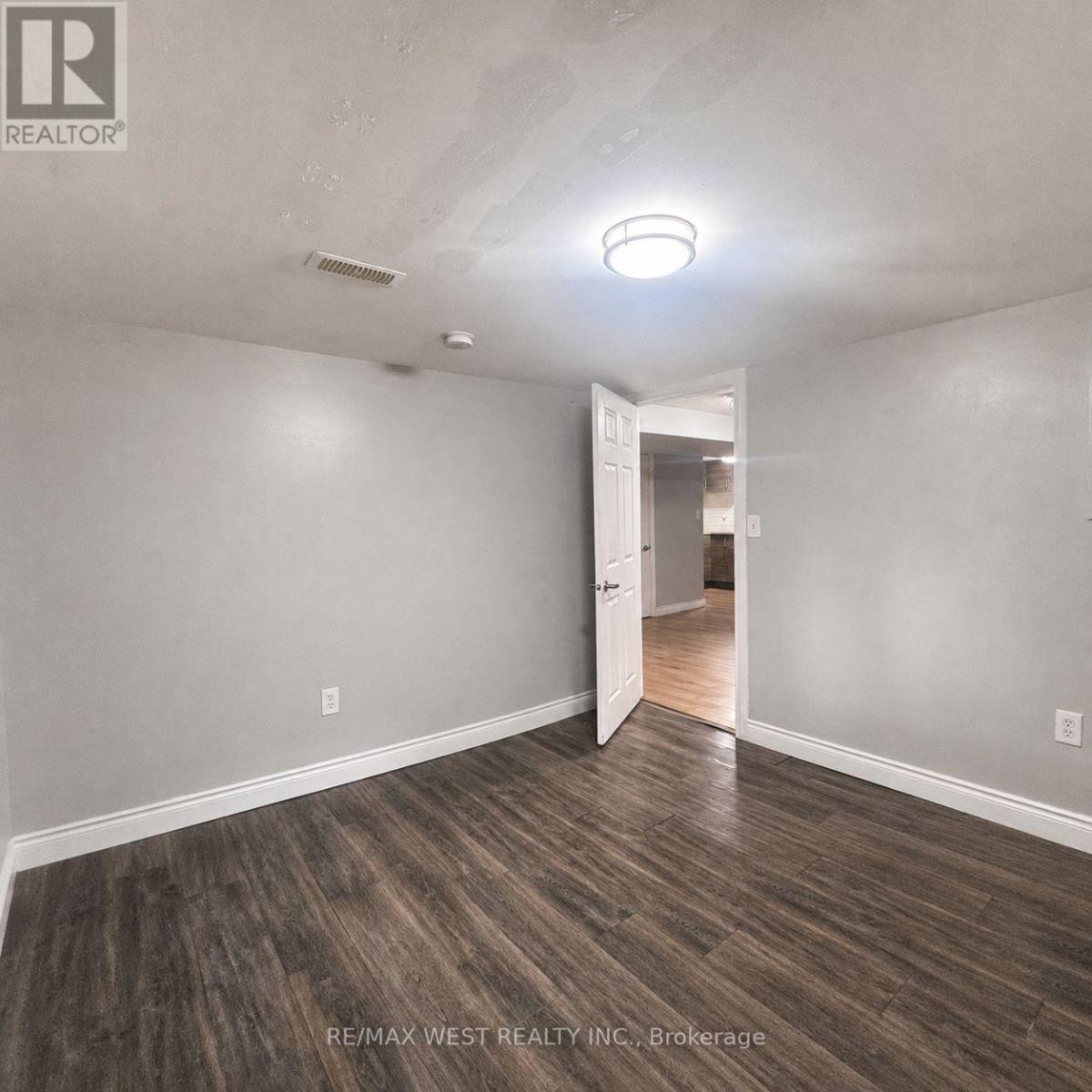 Bsmt - 53 Shadyside Avenue, Hamilton, Ontario L8V 3E2 - Photo 7 - X13581452