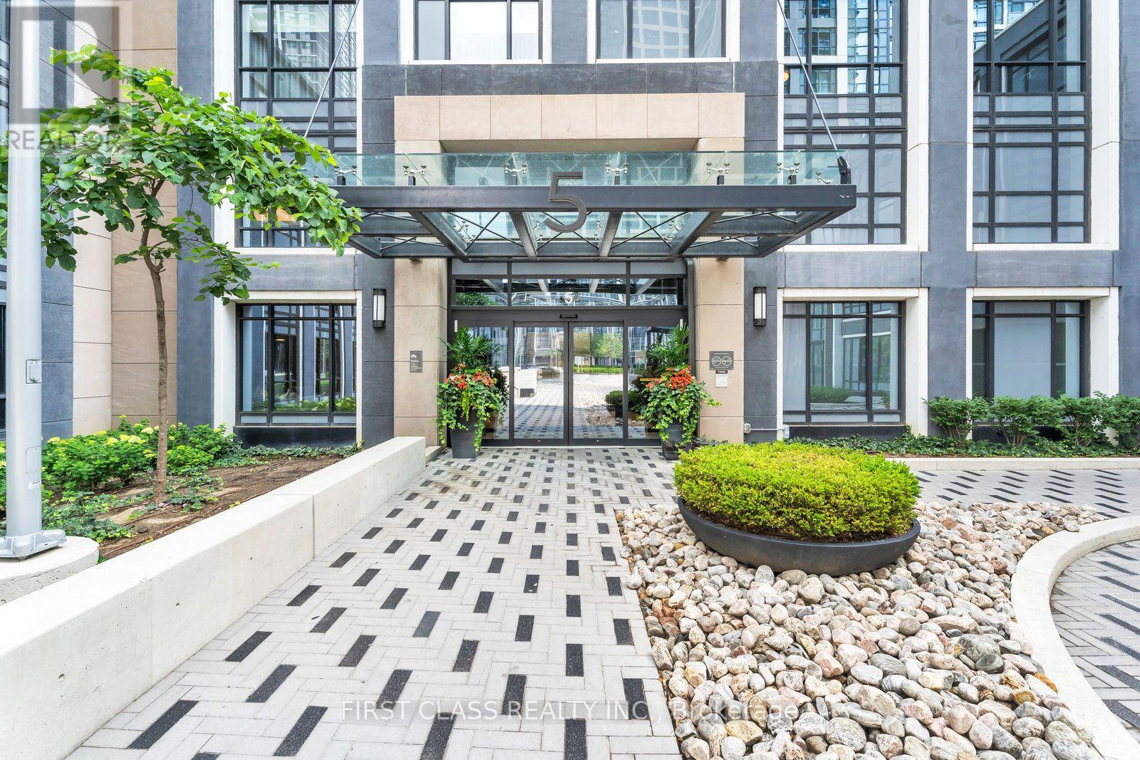 531 - 5 Mabelle Avenue, Toronto, Ontario M9A 0C8 - Photo 2 - W13581490