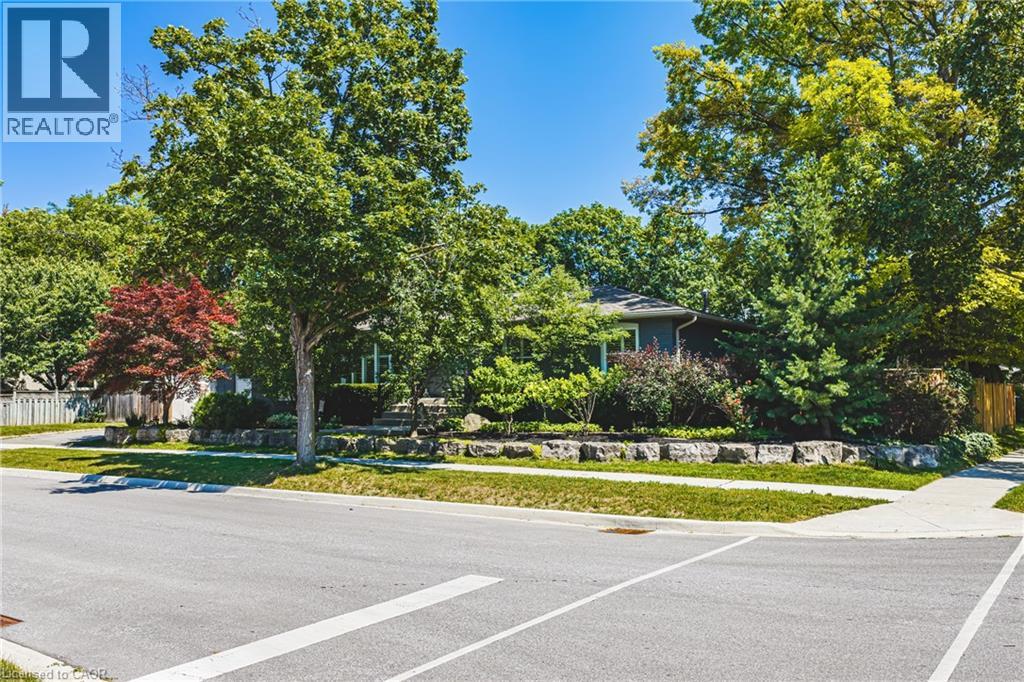 3384 Manfred Drive, Burlington, Ontario  L7N 2N7 - Photo 3 - 40847452