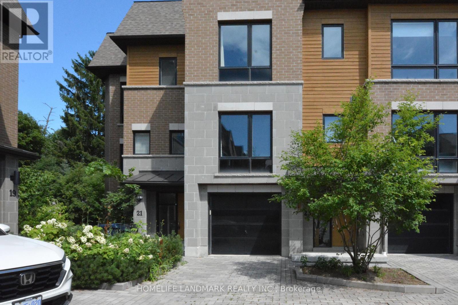 21 KENNETH WOOD CRESCENT, Toronto, Ontario