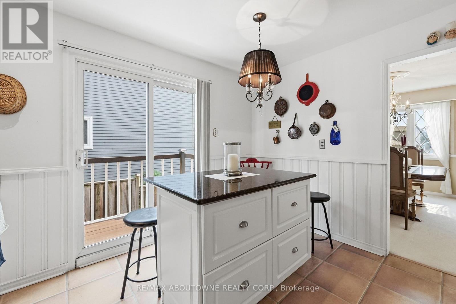 2339 Gillingham Drive, Burlington, Ontario L7P 4G5 - Photo 11 - W13581590