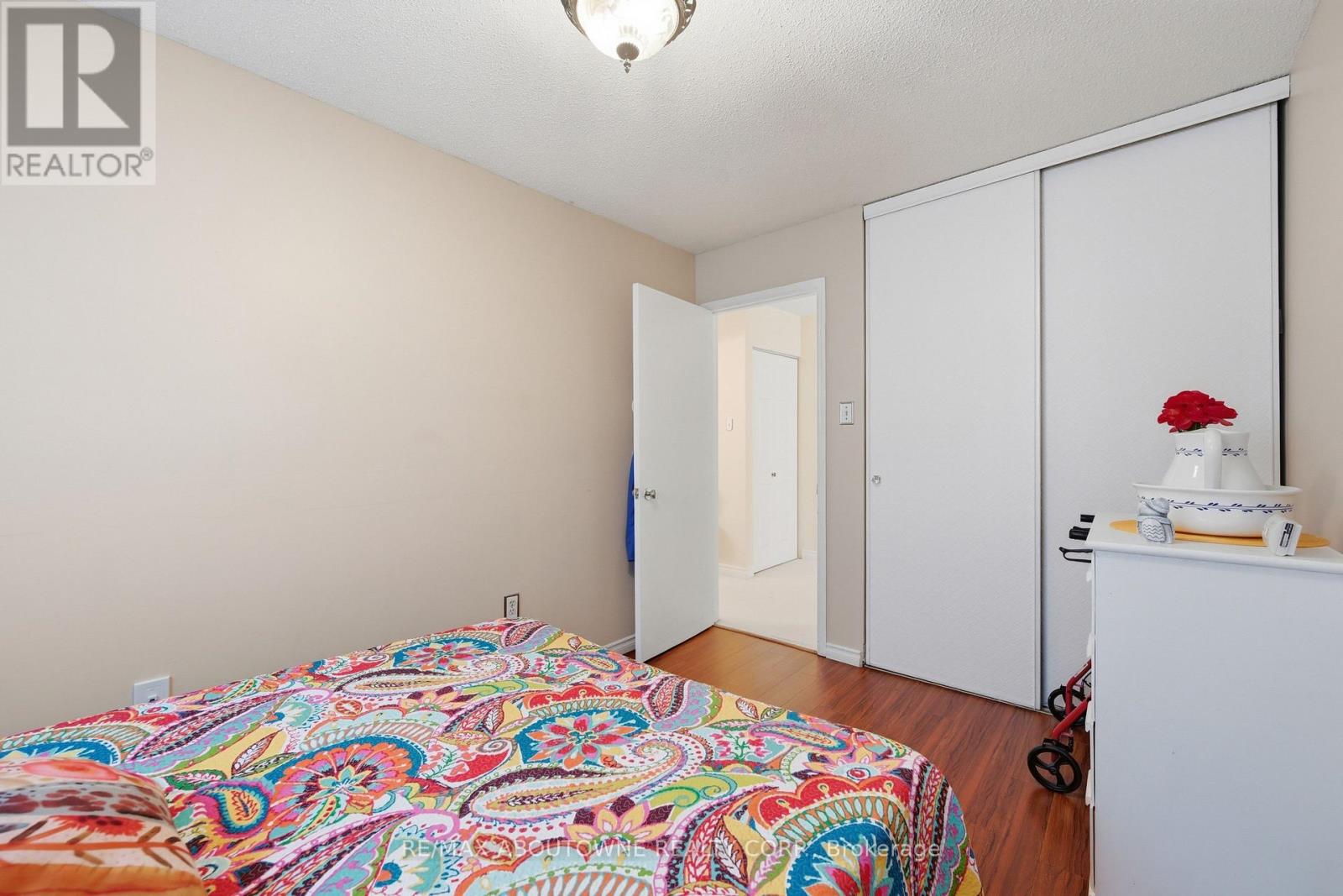 2339 Gillingham Drive, Burlington, Ontario L7P 4G5 - Photo 17 - W13581590