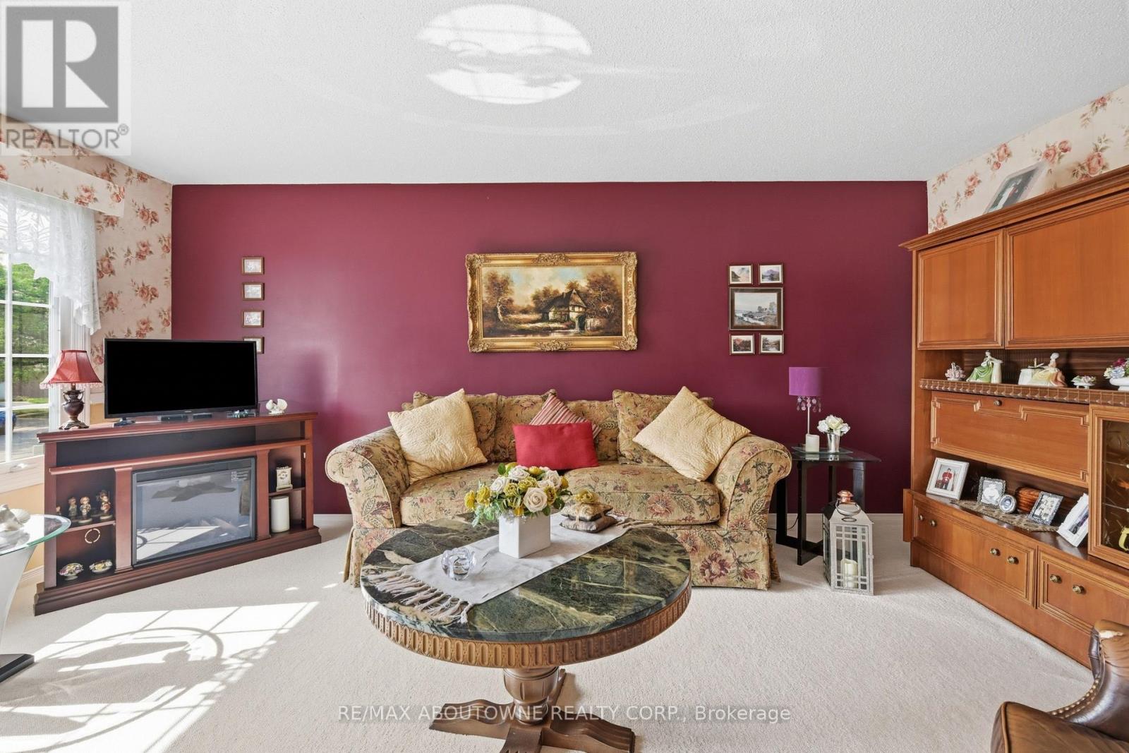 2339 Gillingham Drive, Burlington, Ontario L7P 4G5 - Photo 6 - W13581590