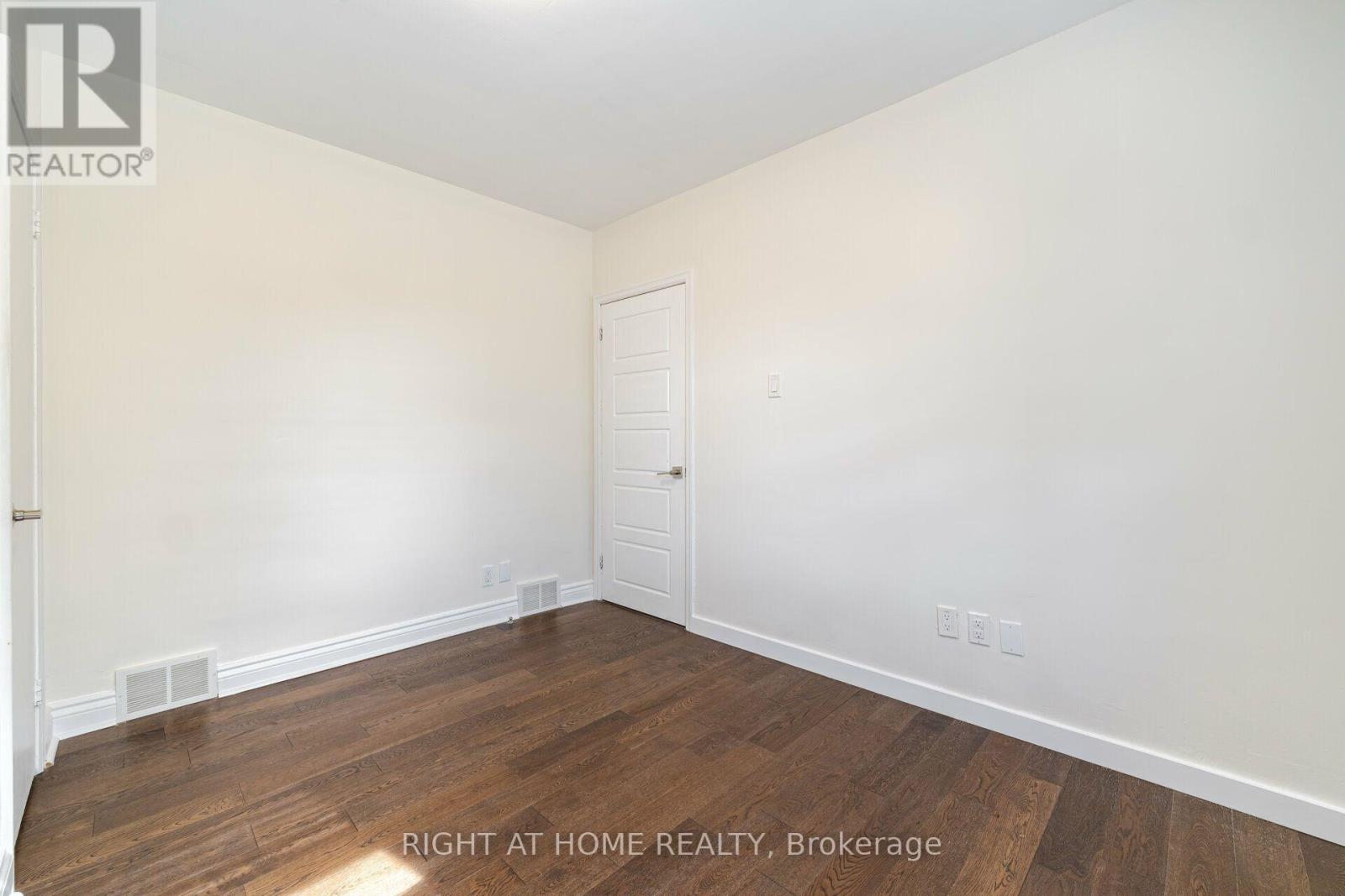 154 Martin Grove Road, Toronto, Ontario  M9B 4K9 - Photo 16 - W13581618