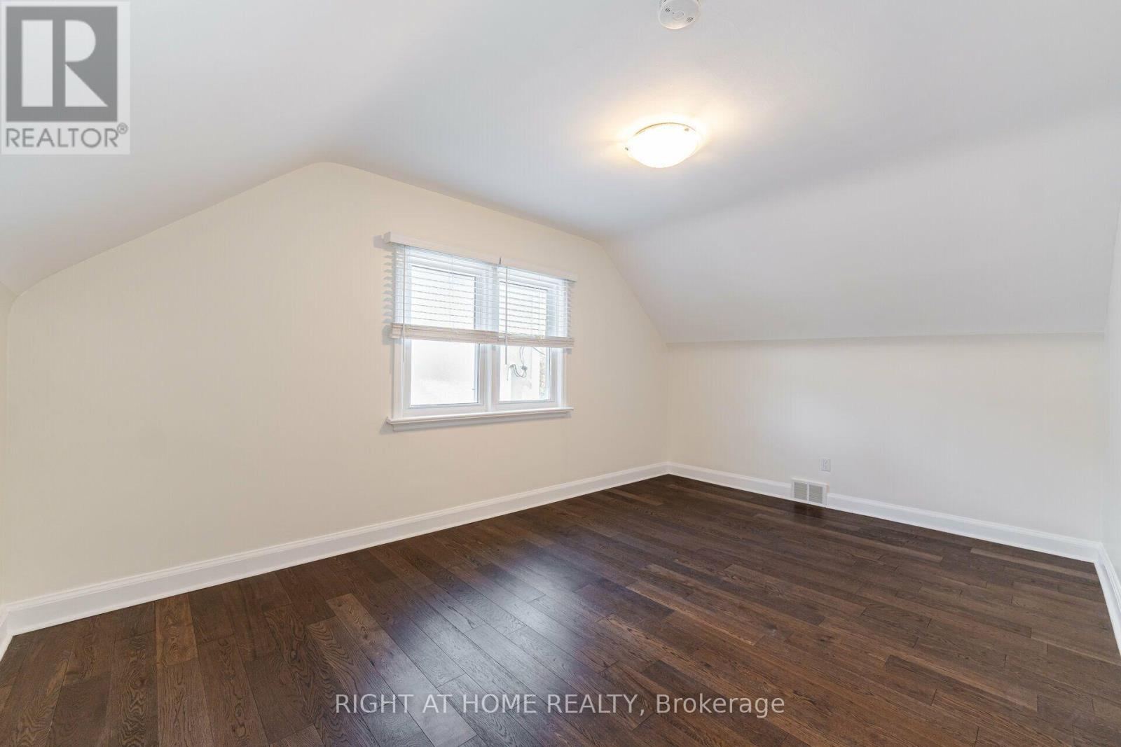 154 Martin Grove Road, Toronto, Ontario  M9B 4K9 - Photo 20 - W13581618