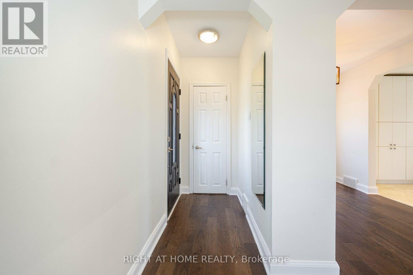 154 Martin Grove Road, Toronto, Ontario  M9B 4K9 - Photo 5 - W13581618