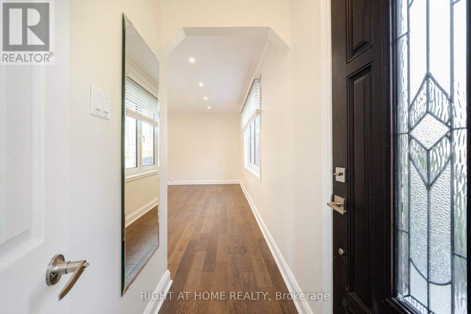 154 Martin Grove Road, Toronto, Ontario  M9B 4K9 - Photo 6 - W13581618