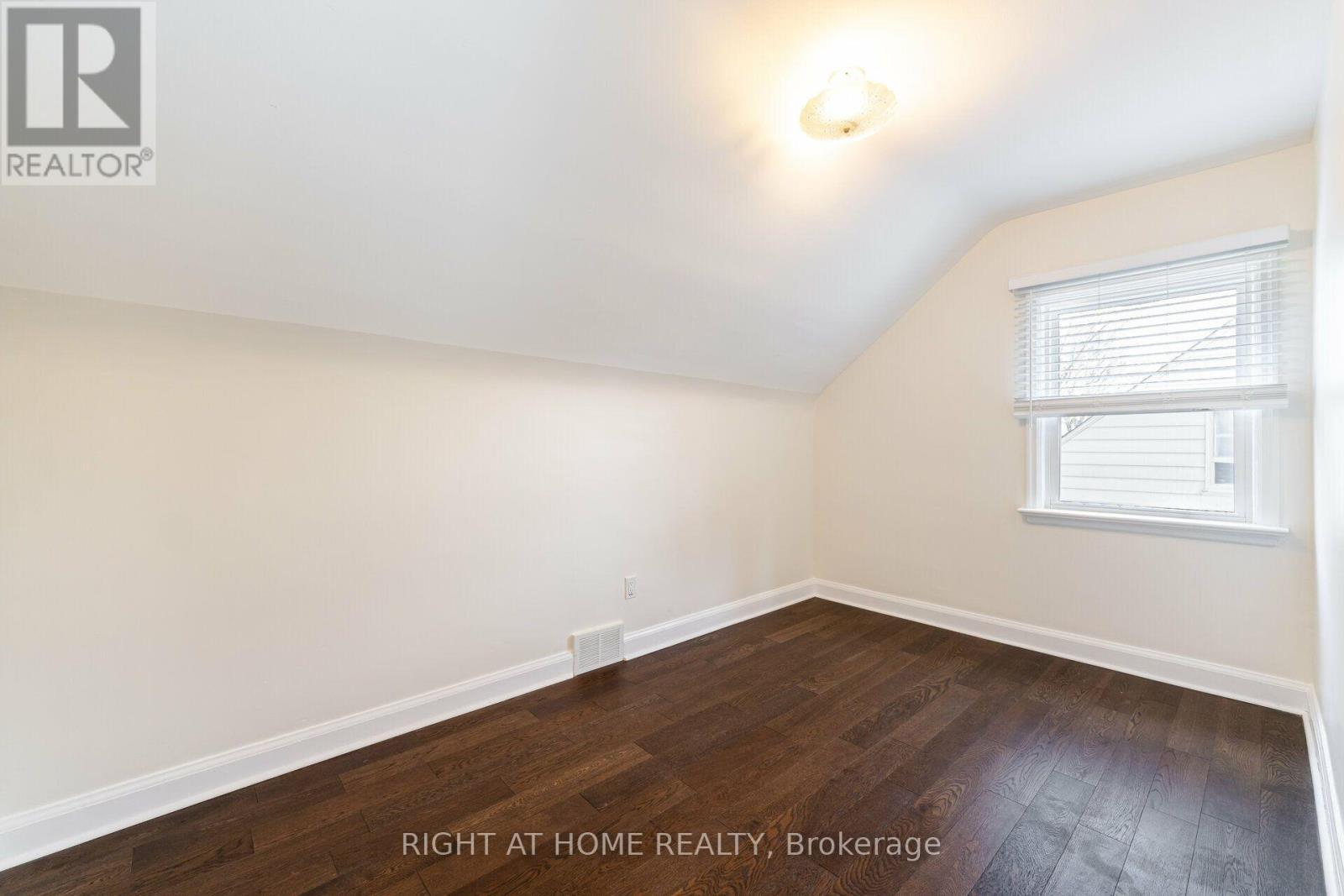 154 Martin Grove Road, Toronto, Ontario  M9B 4K9 - Photo 22 - W13581618