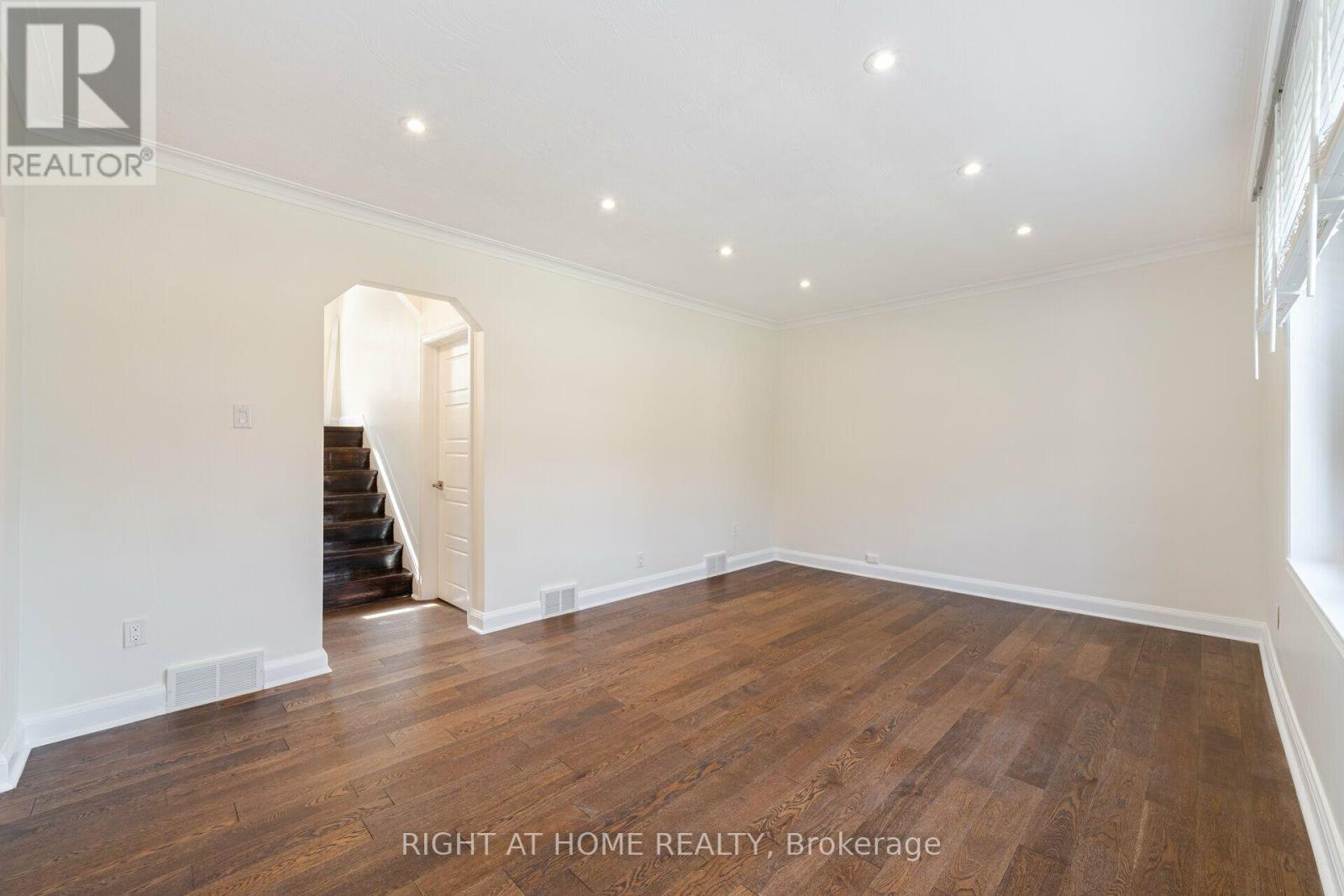 154 Martin Grove Road, Toronto, Ontario  M9B 4K9 - Photo 7 - W13581618