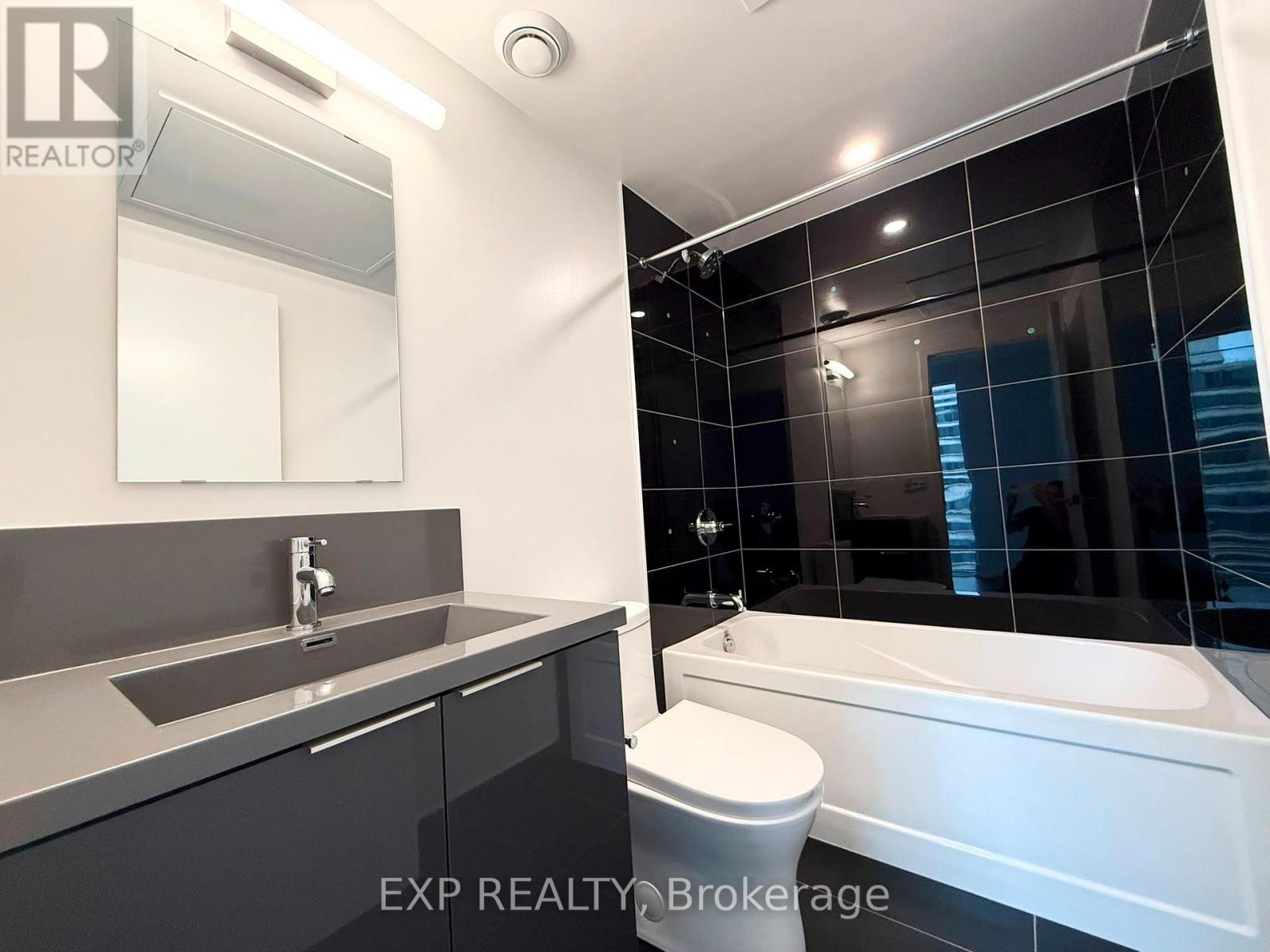 1903 - 238 Simcoe Street, Toronto, Ontario  M5T 0E2 - Photo 16 - C13580542