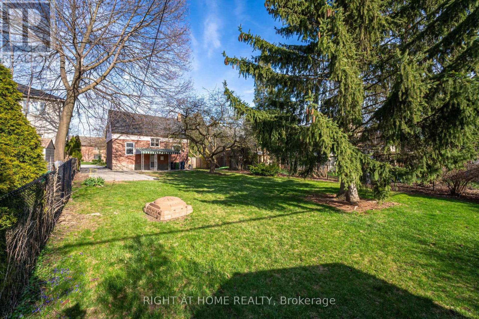 154 Martin Grove Road, Toronto, Ontario  M9B 4K9 - Photo 34 - W13581618