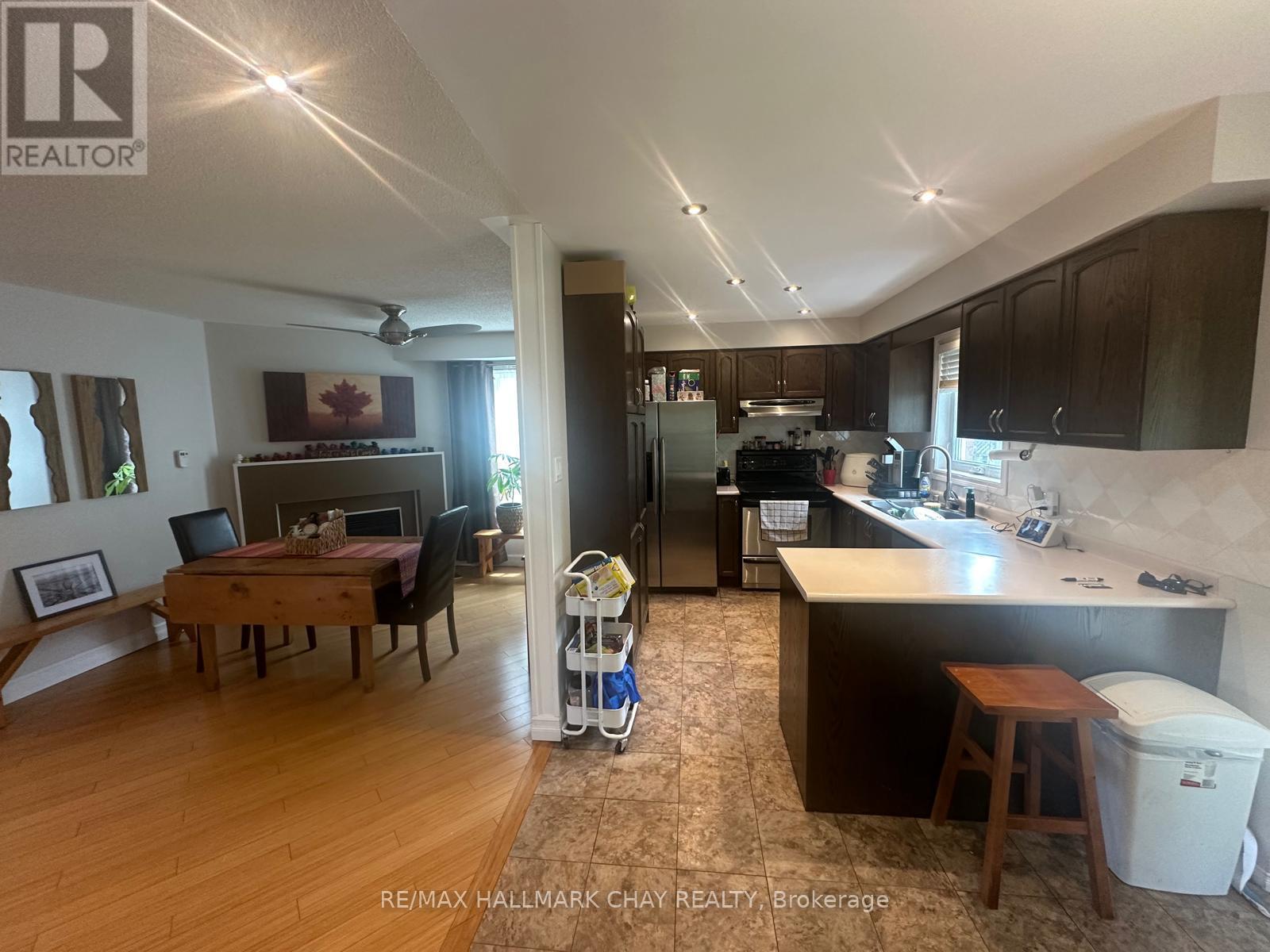 10 Longman Drive, Barrie (Northwest), Ontario L4N 7E5 - Photo 4 - S13581632