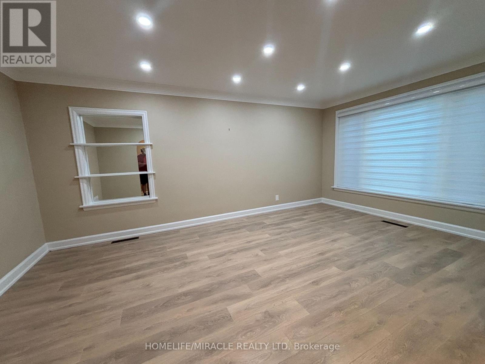 Upper Floor Suite - 54 Hawman Avenue, Vaughan, Ontario  L4L 1S2 - Photo 17 - N13581604