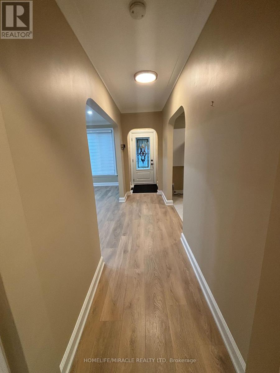 Upper Floor Suite - 54 Hawman Avenue, Vaughan, Ontario  L4L 1S2 - Photo 4 - N13581604