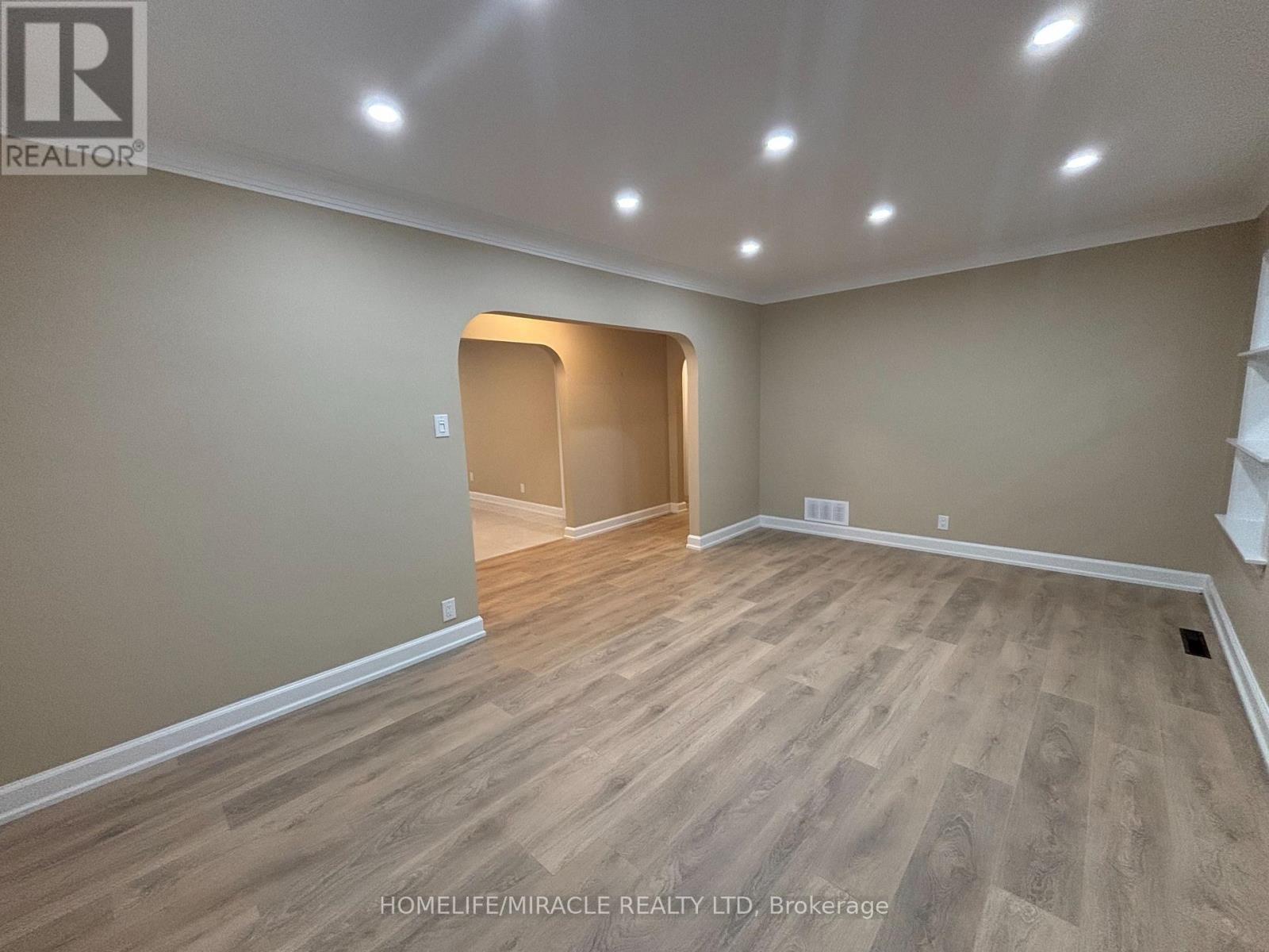Upper Floor Suite - 54 Hawman Avenue, Vaughan, Ontario  L4L 1S2 - Photo 18 - N13581604