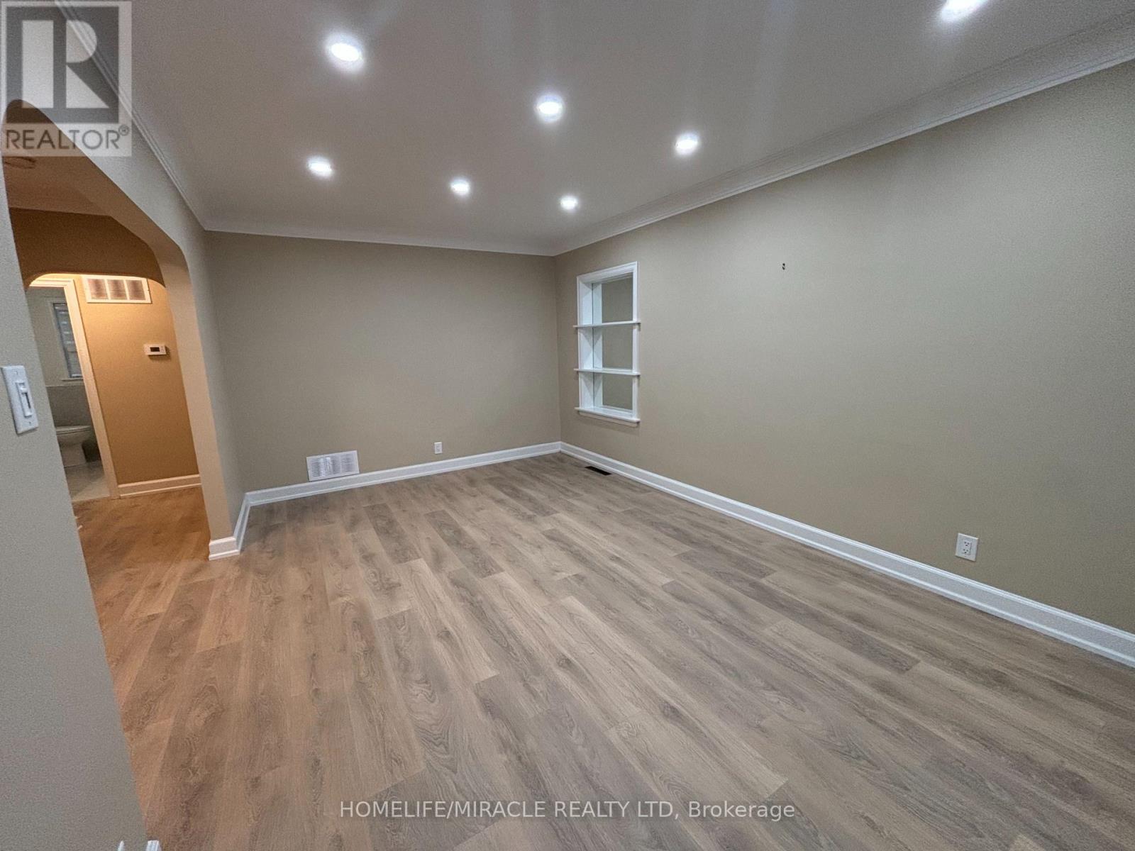 Upper Floor Suite - 54 Hawman Avenue, Vaughan, Ontario  L4L 1S2 - Photo 19 - N13581604