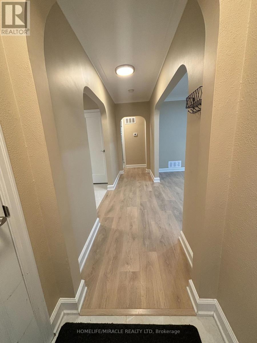 Upper Floor Suite - 54 Hawman Avenue, Vaughan, Ontario  L4L 1S2 - Photo 2 - N13581604