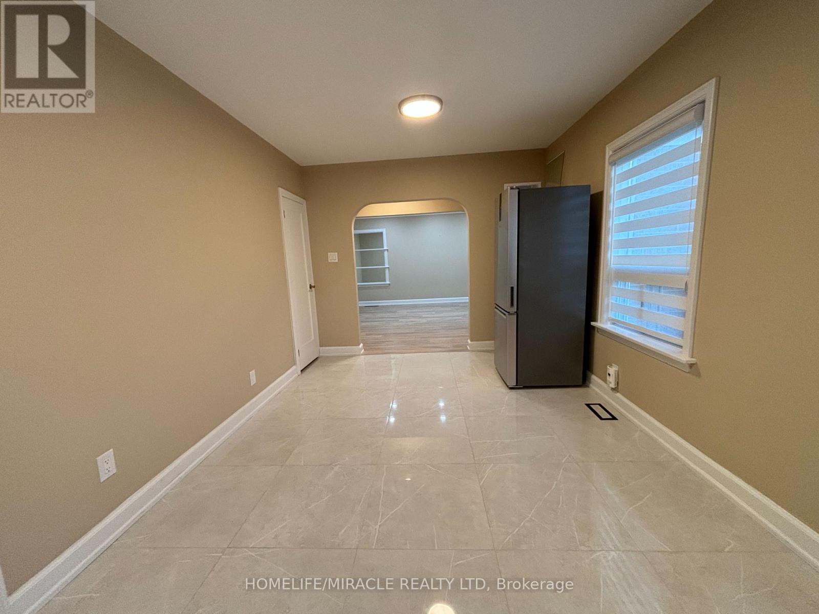Upper Floor Suite - 54 Hawman Avenue, Vaughan, Ontario  L4L 1S2 - Photo 7 - N13581604