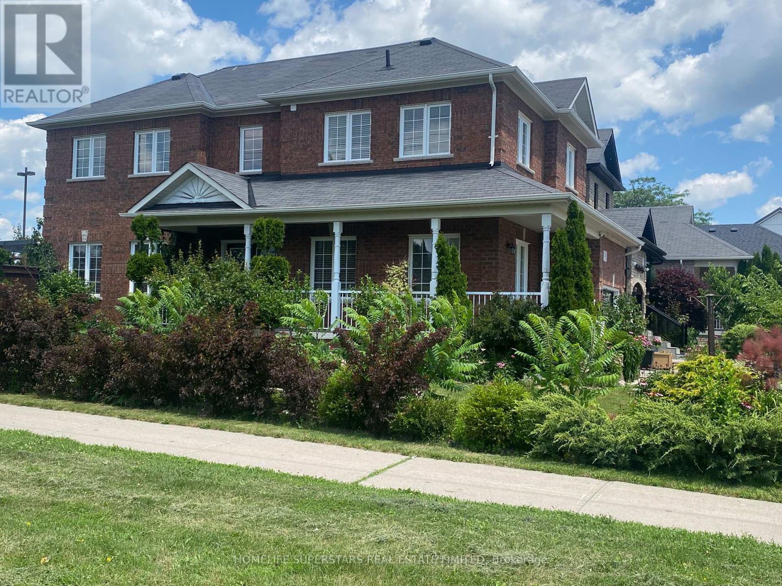 1316 MACINALLY COURT, Oshawa, Ontario