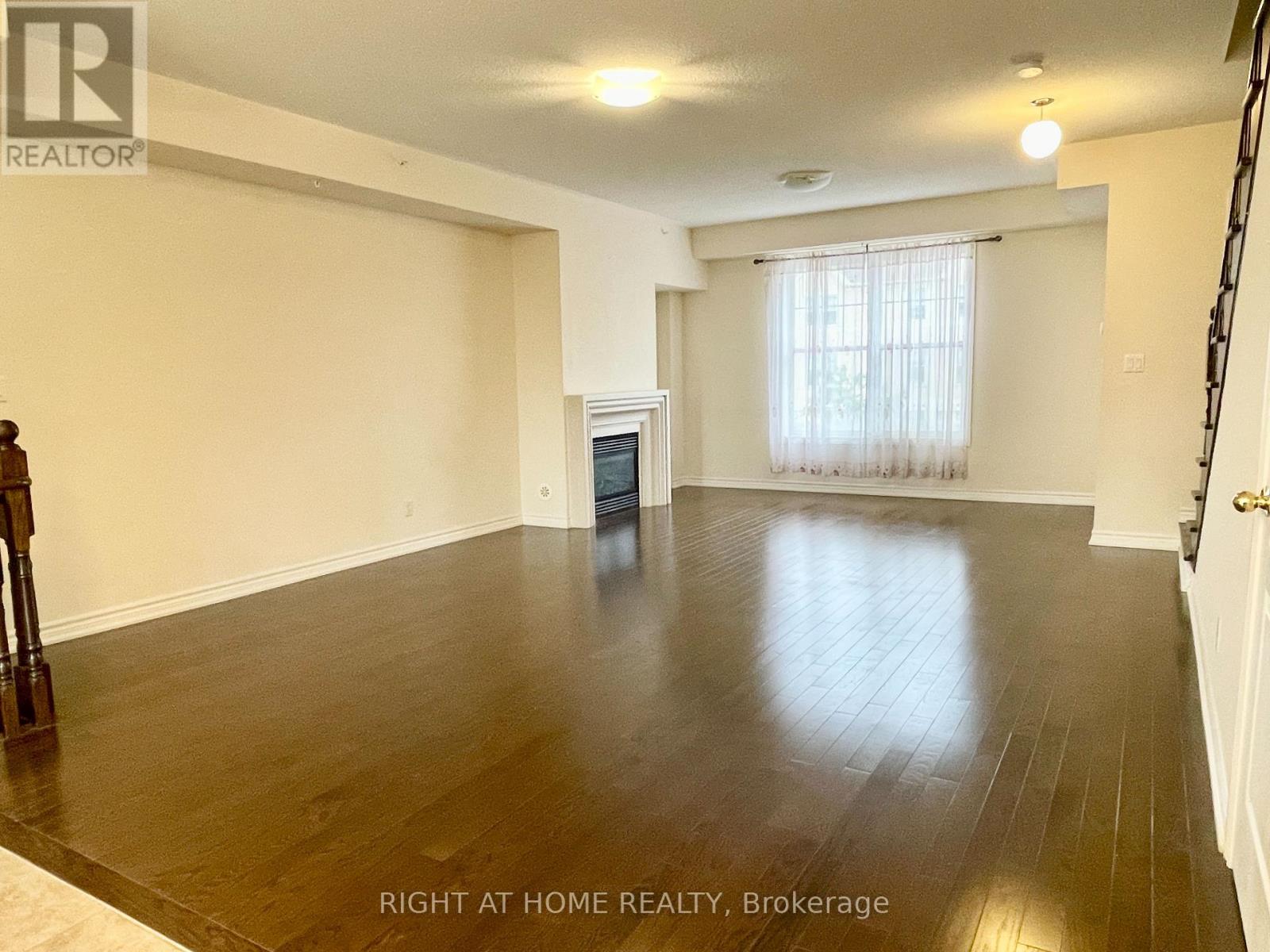 64 Cathedral High Street, Markham, Ontario  L6C 0P3 - Photo 2 - N13581678