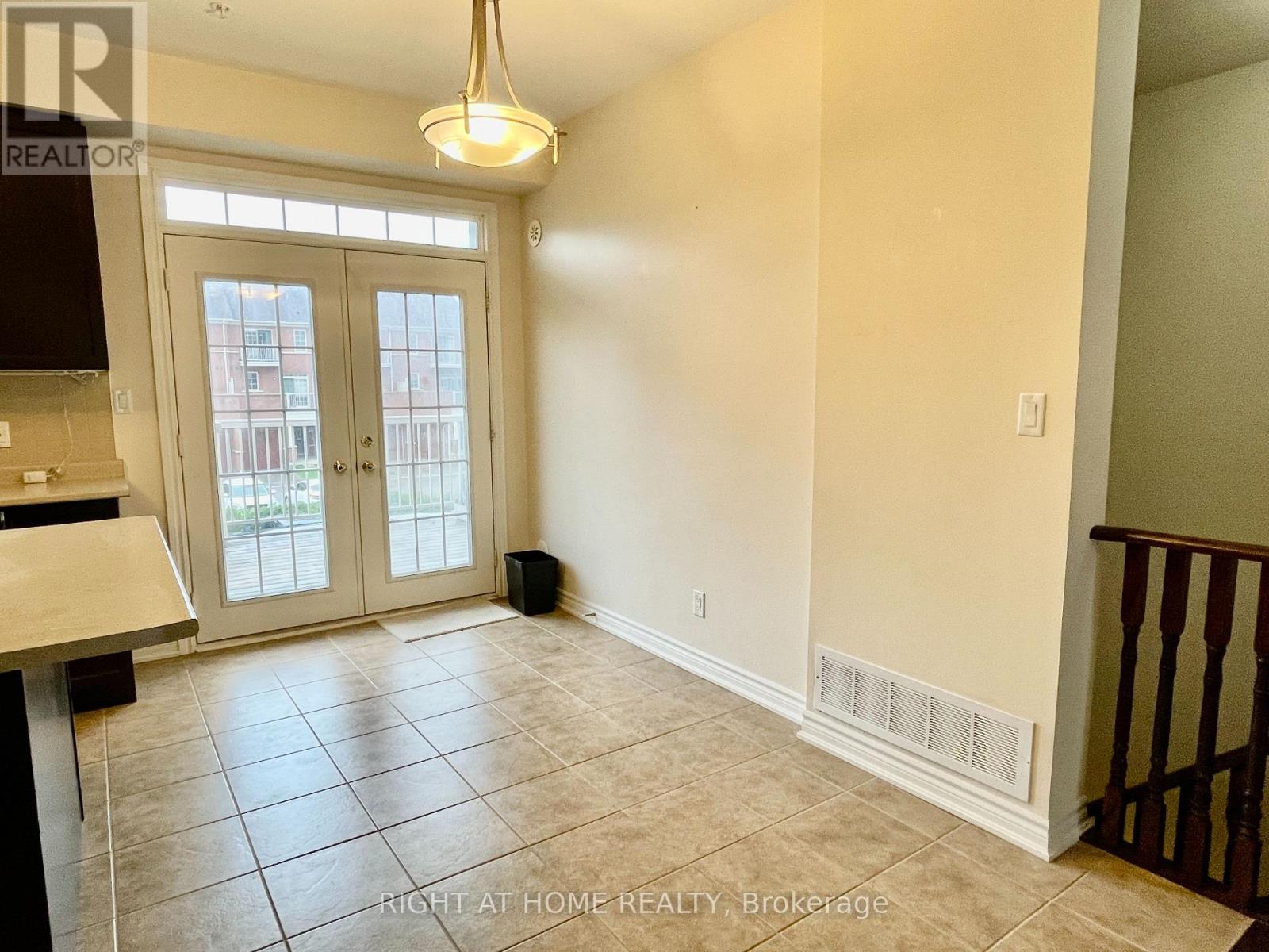 64 Cathedral High Street, Markham, Ontario  L6C 0P3 - Photo 5 - N13581678