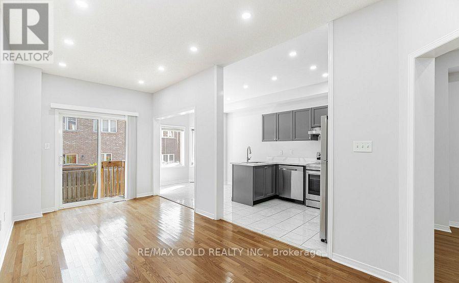 69 Portrush Trail, Brampton, Ontario  L6X 0R2 - Photo 8 - W13581670