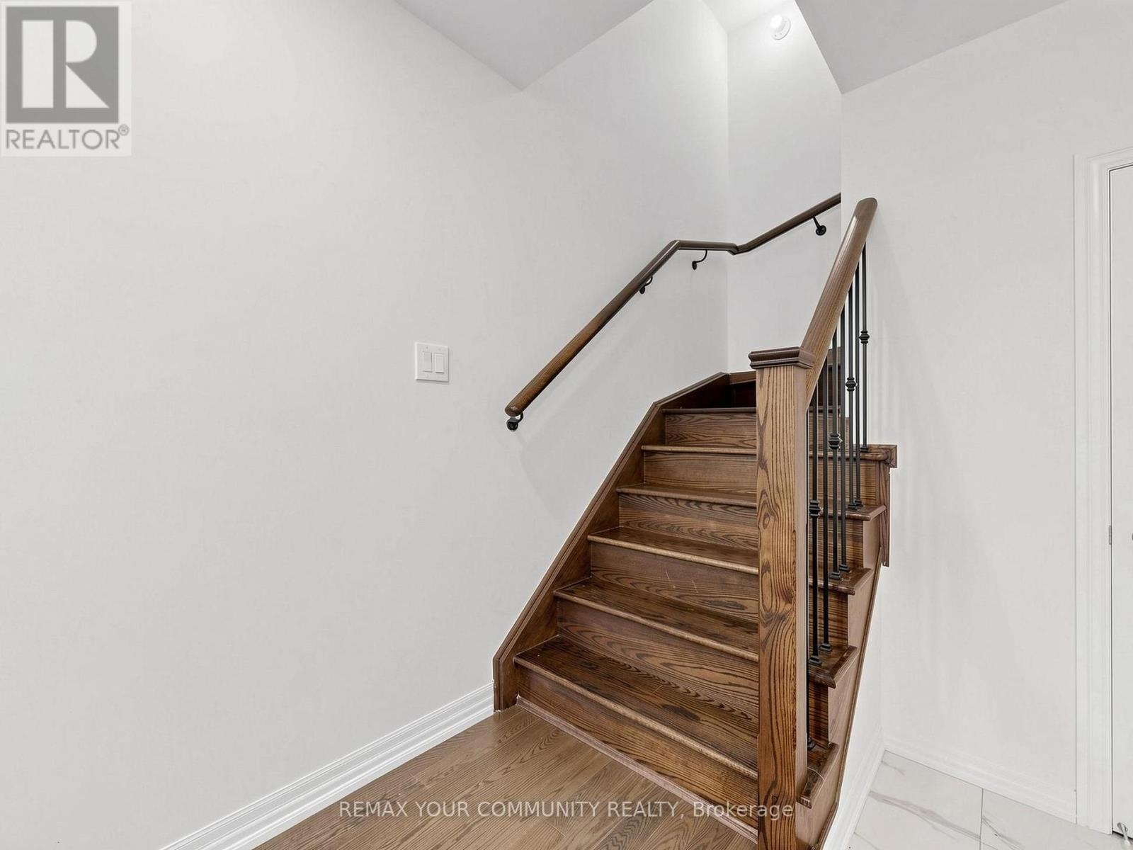 51 Vantage Loop, Newmarket, Ontario  L3X 0K9 - Photo 34 - N13561020