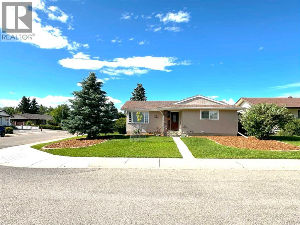 129 Greenview Close N, Lethbridge, Alberta  T1H 4K8 - Photo 1 - A2326952
