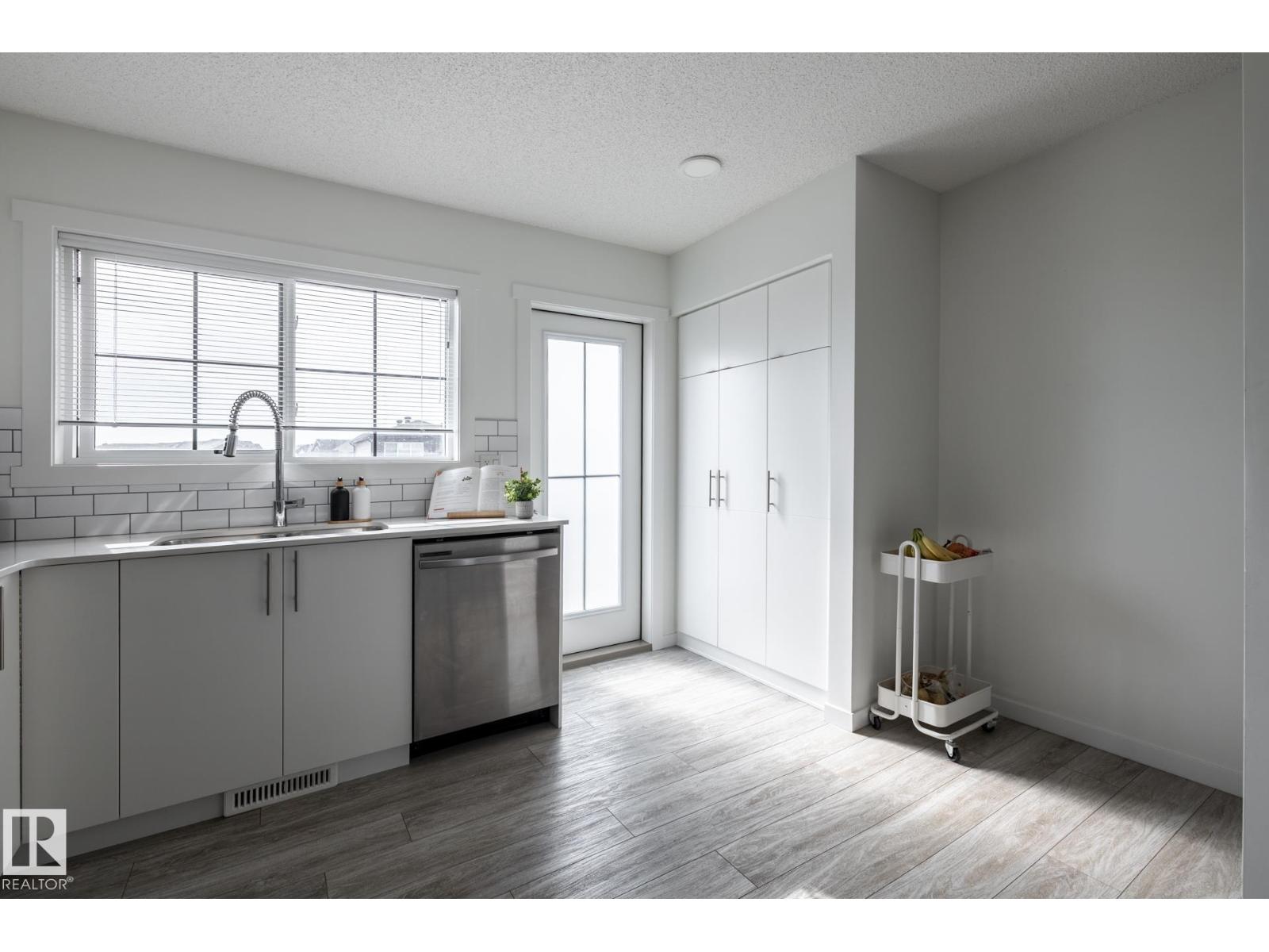 19216 27 Av NW, Edmonton, Alberta  T6M 1L1 - Photo 6 - E4499738