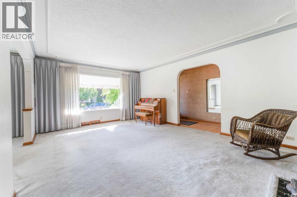 1122 9 Street Nw, Calgary, Alberta  T2M 3K8 - Photo 2 - A2326988