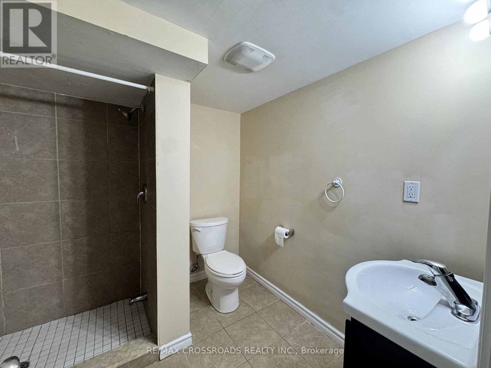 Lower - 21 Davis Road, Aurora, Ontario  L4G 2B4 - Photo 7 - N13499068