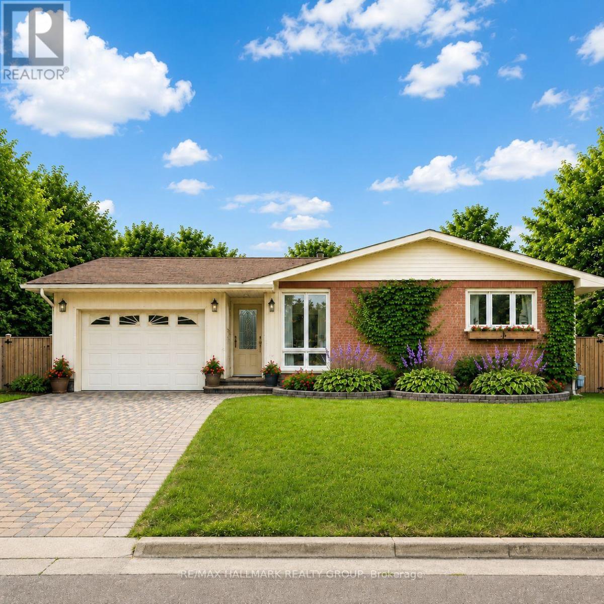2036 Kings Grove Crescent, Ottawa, Ontario