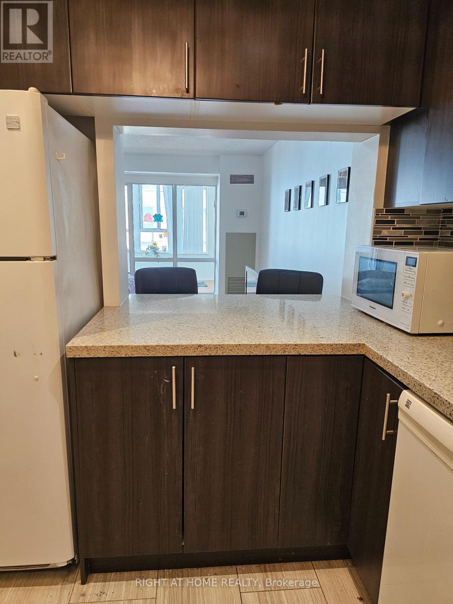 2011 - 711 Bay Street, Toronto, Ontario  M5G 2J8 - Photo 4 - C13581724