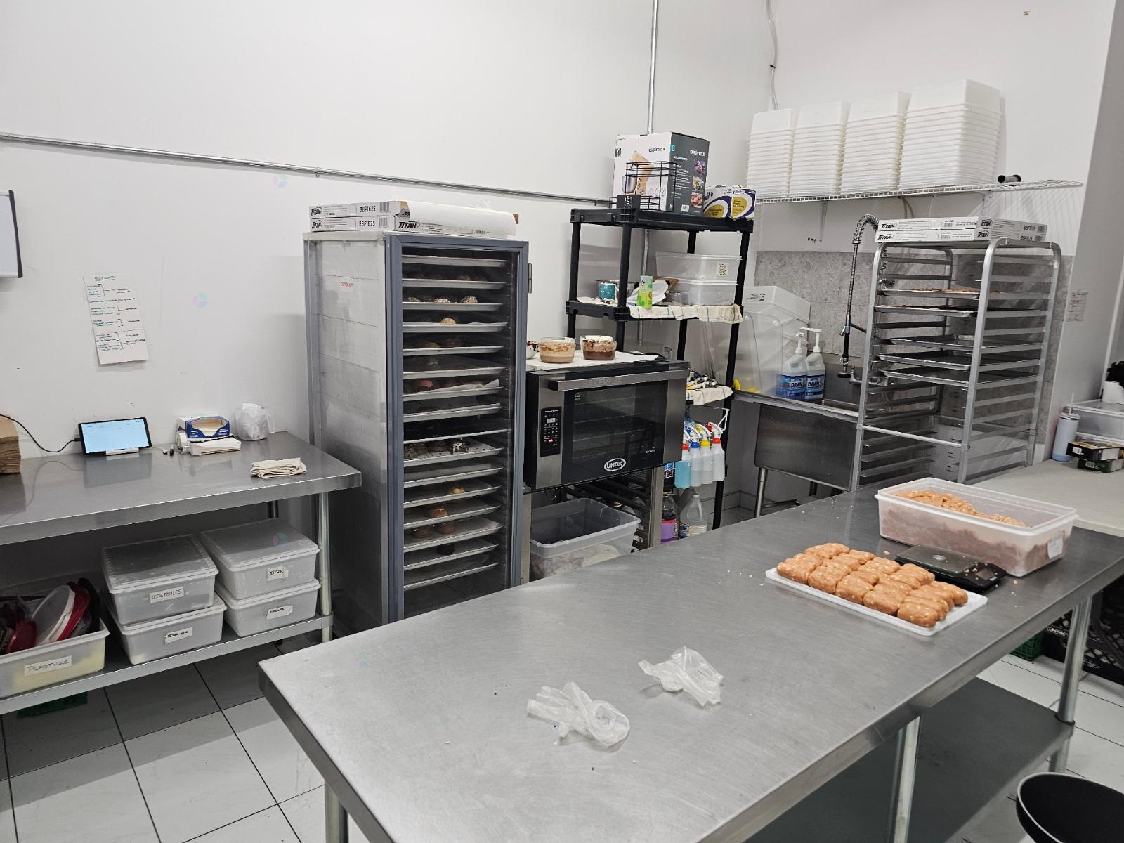 1201 Rue Ste-Catherine E. Montréal (Mercier/Hochelaga-Maisonneuve) Quebec Canada H2L2H1 5