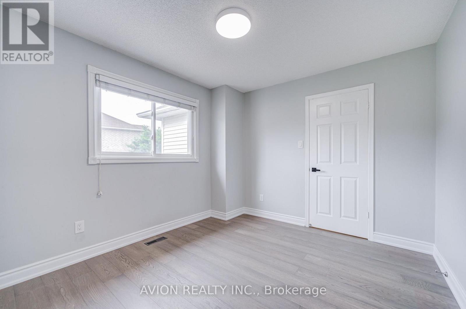 9 Falan Heights Crescent, Aurora, Ontario  L4G 5C2 - Photo 27 - N13581736