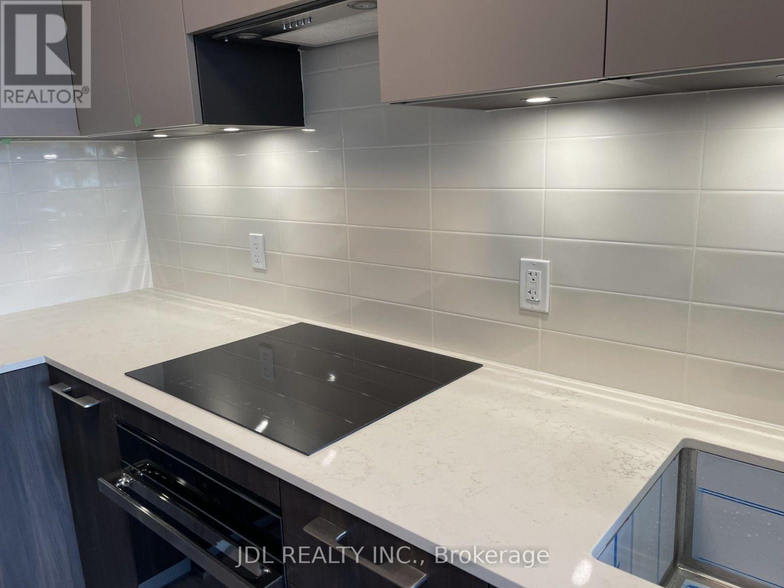 711 - 38 Water Walk Drive, Markham, Ontario  L3R 6M8 - Photo 6 - N13581756