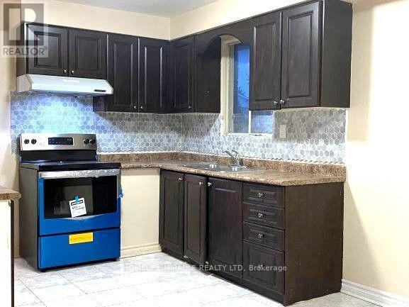 36 Bruce Beer Drive, Brampton, Ontario  L6V 2W9 - Photo 2 - W13581720