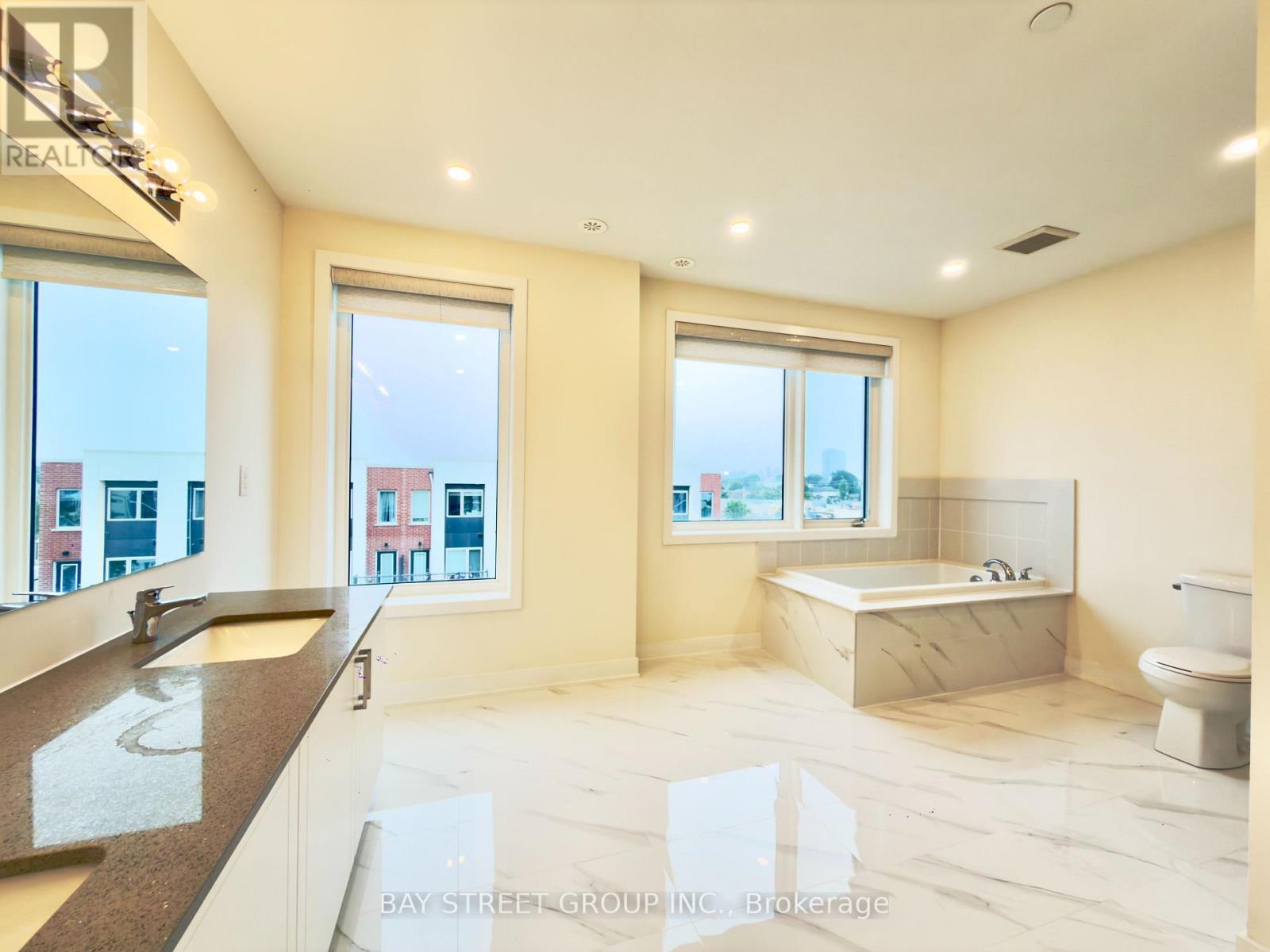 26 William Duncan Road, Toronto, Ontario  M3K 0C7 - Photo 20 - W13581740