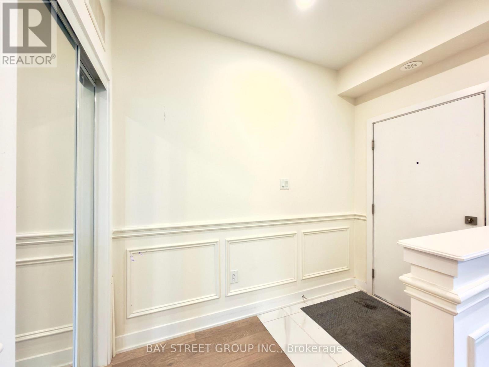26 William Duncan Road, Toronto, Ontario  M3K 0C7 - Photo 3 - W13581740